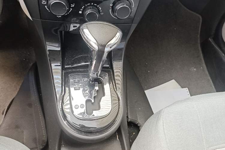 Used Citroen C-Quatre 2013 Sedan 1.6L Automatic Prestige Model Gear Lever