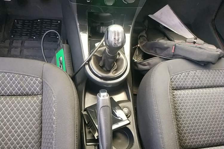 Used Citroen C-Quatre 2013 Sedan 1.6L Manual - Prestige Model Gear Lever