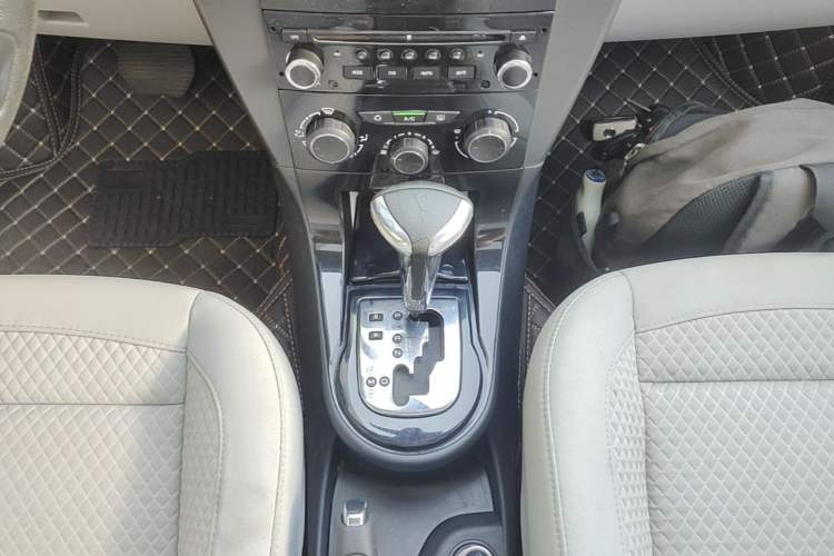 Used Citroen C-Quatre 2013 Sedan 1.6L Automatic Prestige Model Gear Lever