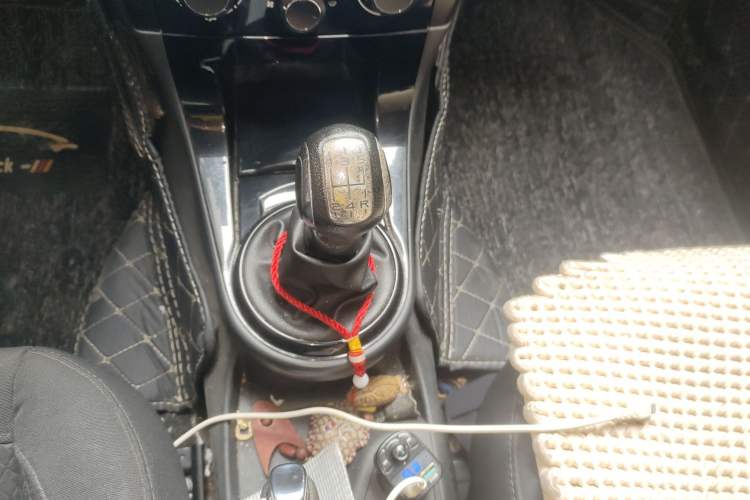 Used Citroen C-Quatre 2013 1.6L Manual Prestige CNG Model Gear Lever