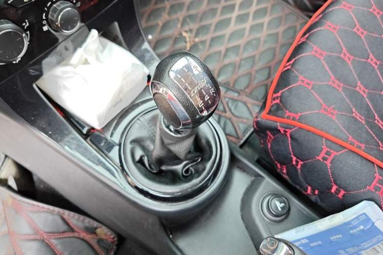 Used Citroen C-Quatre 2013 Sedan 1.6L Manual - Prestige Model Gear Lever