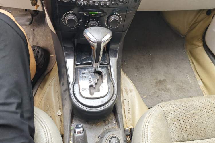 Used Citroen C-Quatre 2013 Sedan 1.6L Automatic Prestige Model Gear Lever