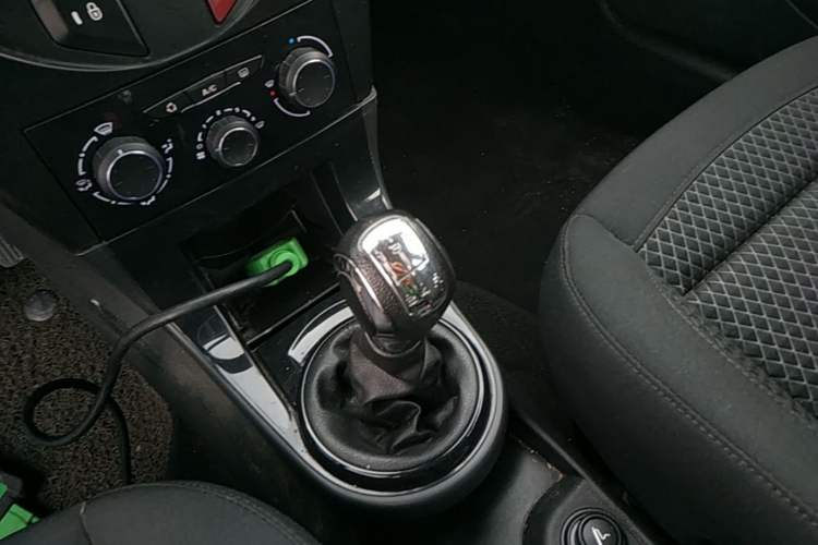 Used Citroen C-Quatre 2013 Sedan 1.6L Manual - Prestige Model Gear Lever