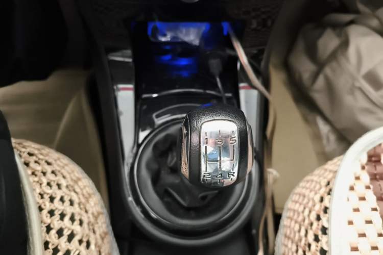 Used Citroen C-Quatre 2013 Sedan 1.6L Manual - Prestige Model Gear Lever