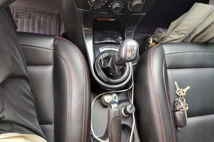 Used Citroen C-Quatre 2013 Sedan 1.6L Manual - Prestige Model Gear Lever
