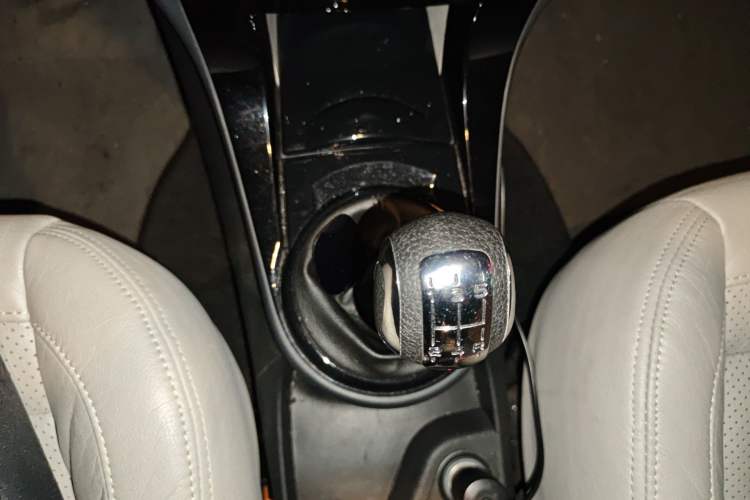 Used Citroen C-Quatre 2013 Sedan 1.6L Manual - Prestige Model Gear Lever