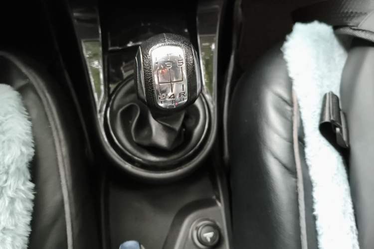 Used Citroen C-Quatre 2013 Sedan 1.6L Manual - Prestige Model Gear Lever