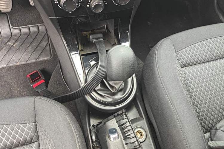 Used Citroen C-Quatre 2013 Sedan 1.6L Manual - Prestige Model Gear Lever