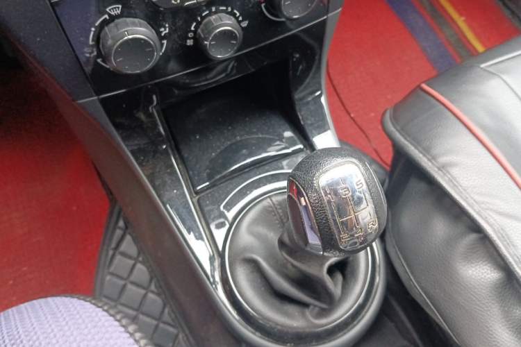 Used Citroen C-Quatre 2013 Sedan 1.6L Manual - Prestige Model Gear Lever