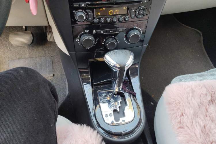 Used Citroen C-Quatre 2013 Sedan 1.6L Automatic Prestige Model Gear Lever