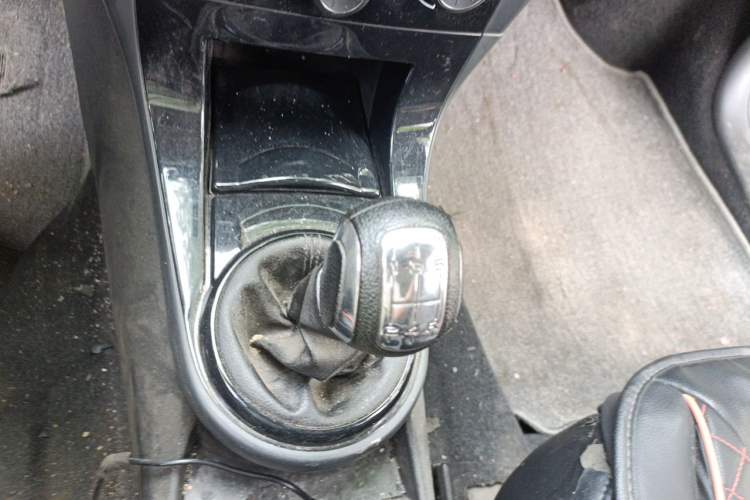 Used Citroen C-Quatre 2013 Sedan 1.6L Manual - Prestige Model Gear Lever