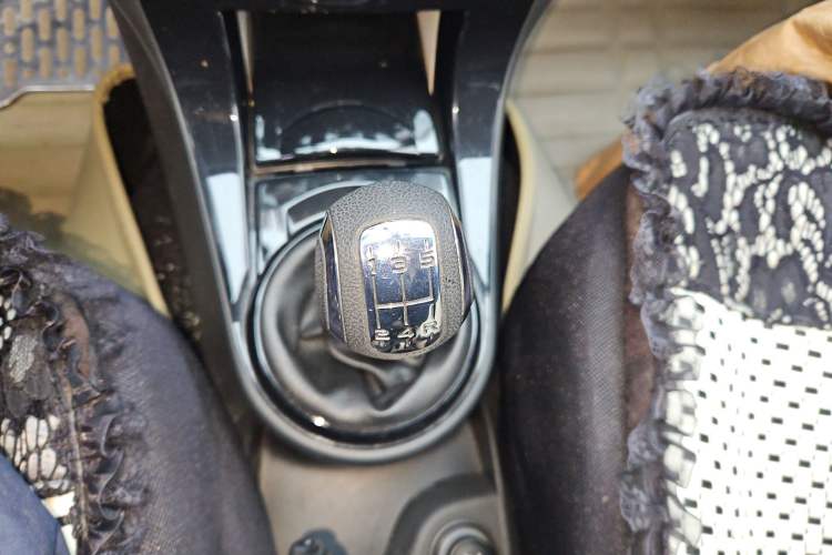 Used Citroen C-Quatre 2013 Sedan 1.6L Manual - Prestige Model Gear Lever