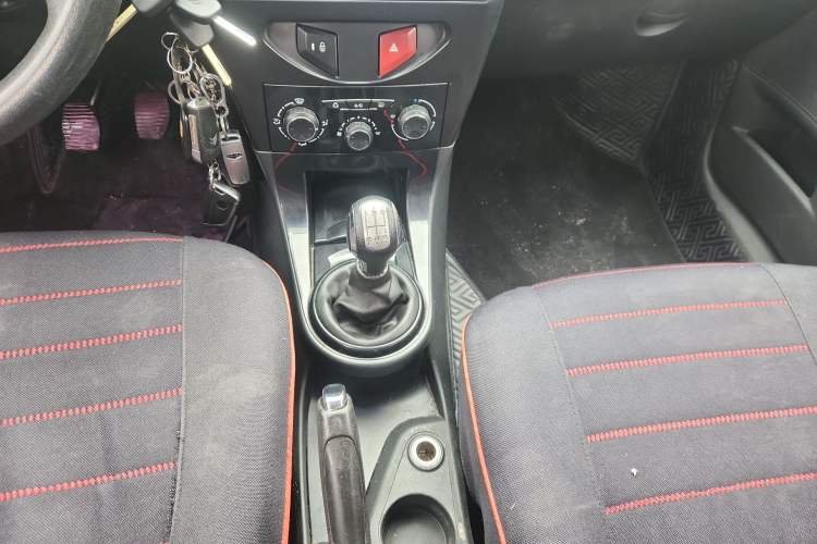 Used Citroen C-Quatre 2013 Sedan 1.6L Manual - Prestige Model Gear Lever