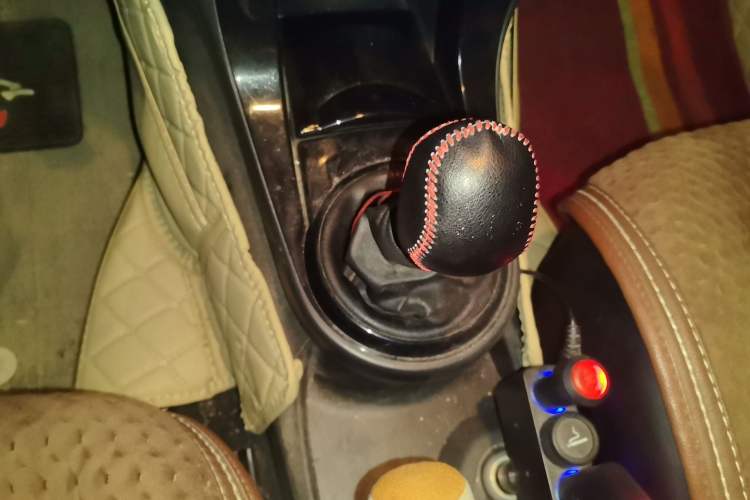 Used Citroen C-Quatre 2013 1.6L Manual Prestige CNG Model Gear Lever