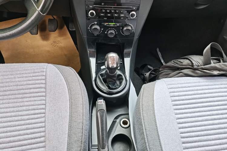 Used Citroen C-Quatre 2013 Sedan 1.6L Manual - Prestige Model Gear Lever