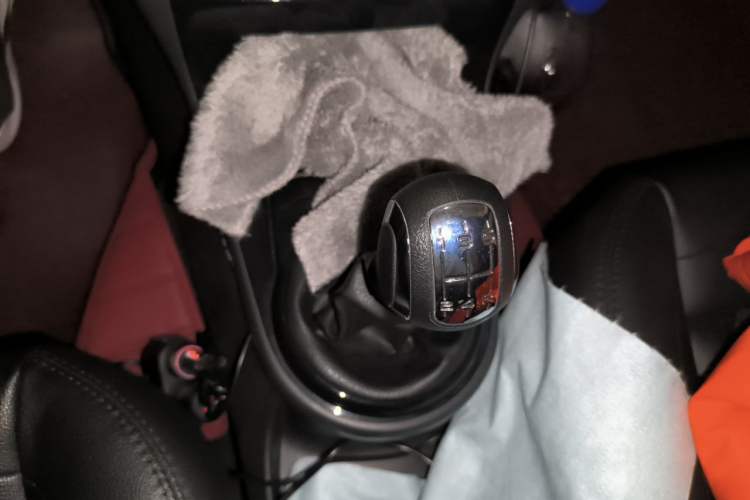 Used Citroen C-Quatre 2013 Sedan 1.6L Manual - Prestige Model Gear Lever