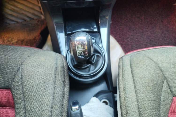 Used Citroen C-Quatre 2013 1.6L Manual Prestige CNG Model Gear Lever