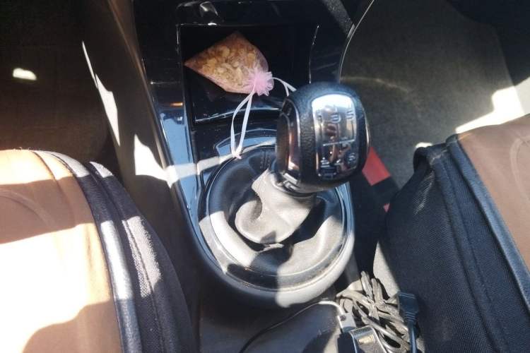 Used Citroen C-Quatre 2013 Sedan 1.6L Manual - Prestige Model Gear Lever