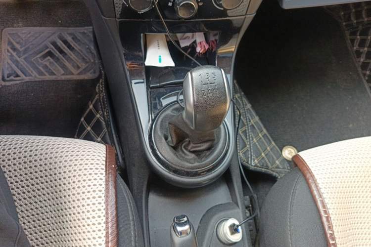 Used Citroen C-Quatre 2013 Sedan 1.6L Manual - Prestige Model Gear Lever