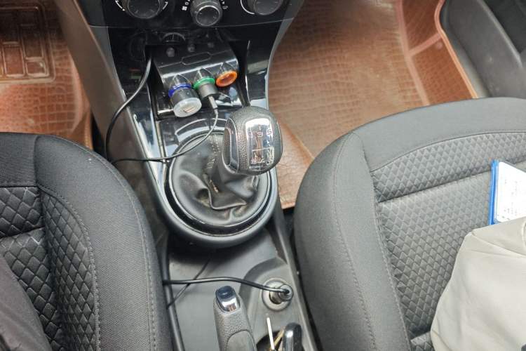 Used Citroen C-Quatre 2013 Sedan 1.6L Manual - Prestige Model Gear Lever