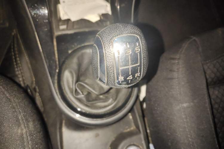 Used Citroen C-Quatre 2013 Sedan 2.0L Manual - Joyful Edition Gear Lever