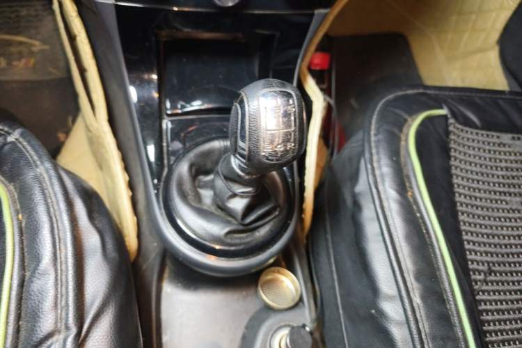 Used Citroen C-Quatre 2013 1.6L Manual Prestige CNG Model Gear Lever