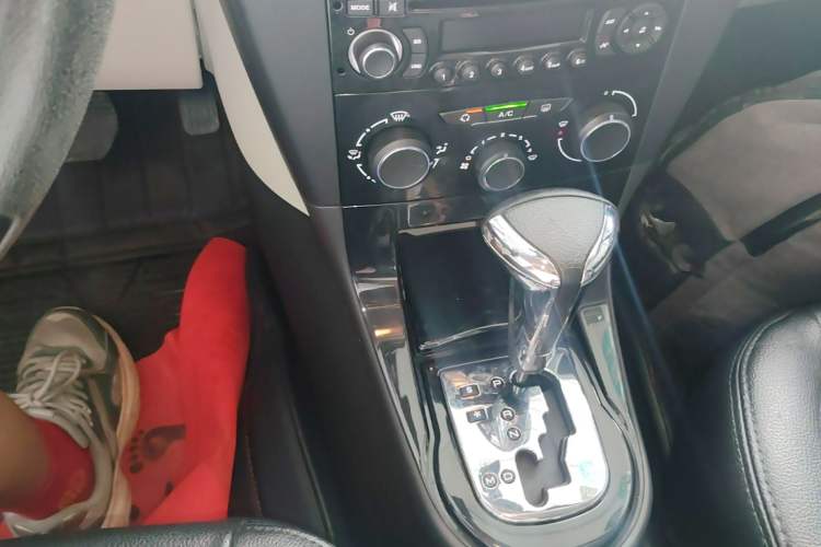 Used Citroen C-Quatre 2013 Sedan 1.6L Automatic Prestige Model Gear Lever