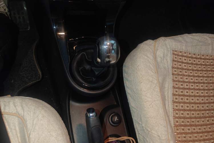 Used Citroen C-Quatre 2013 Sedan 2.0L Manual - Joyful Edition Gear Lever
