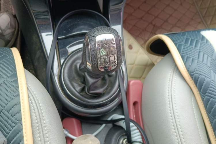 Used Citroen C-Quatre 2013 Sedan 1.6L Manual - Prestige Model Gear Lever