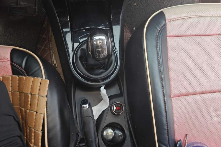 Used Citroen C-Quatre 2013 Sedan 1.6L Manual - Prestige Model Gear Lever