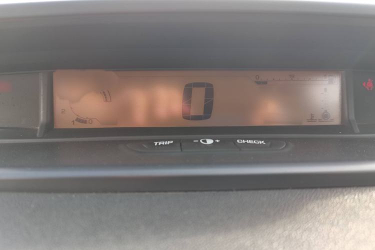 Used Citroen C-Quatre 2013 Facelifted CROSS 1.6L Manual Interior 4