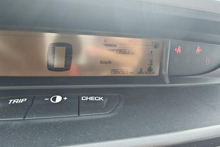 Used Citroen C-Quatre 2013 1.6L Manual Prestige CNG Model Odometer Close Up
