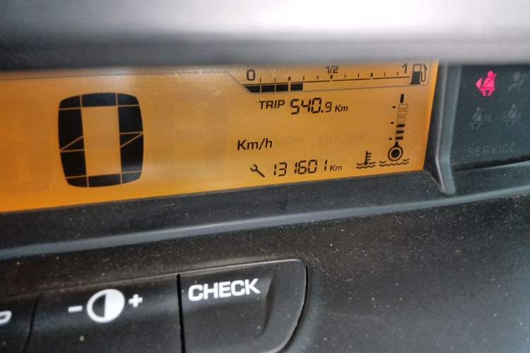 Used Citroen C-Quatre 2013 1.6L Manual Prestige CNG Model Odometer Close Up