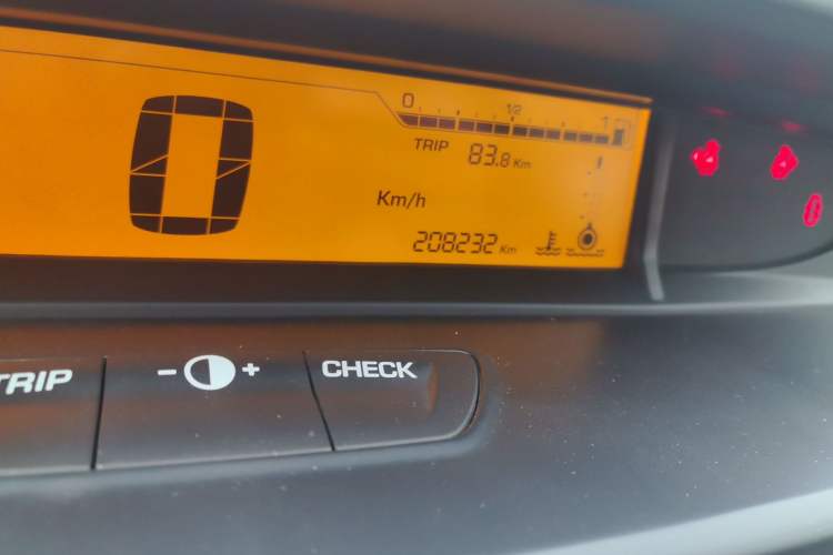 Used Citroen C-Quatre 2013 1.6L Manual Prestige CNG Model Odometer Close Up