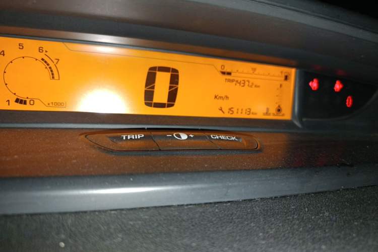 Used Citroen C-Quatre 2013 1.6L Manual Prestige CNG Model Odometer Close Up