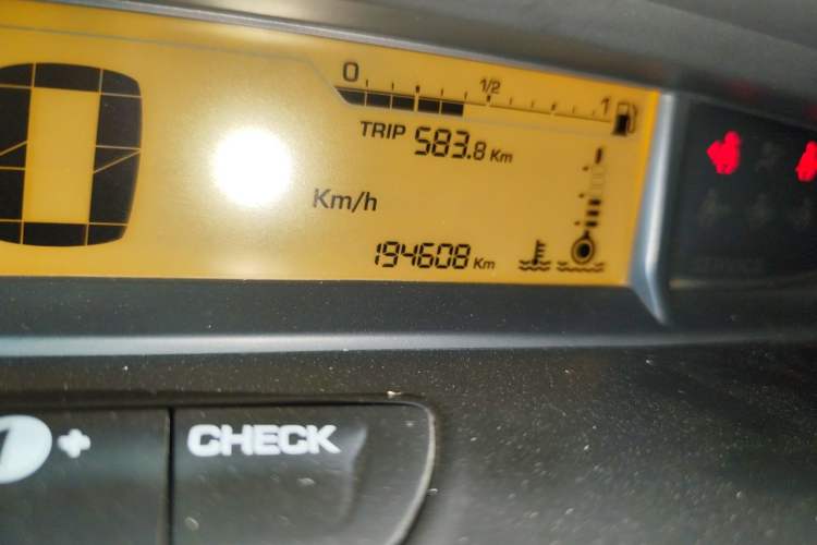 Used Citroen C-Quatre 2013 1.6L Manual Prestige CNG Model Odometer Close Up