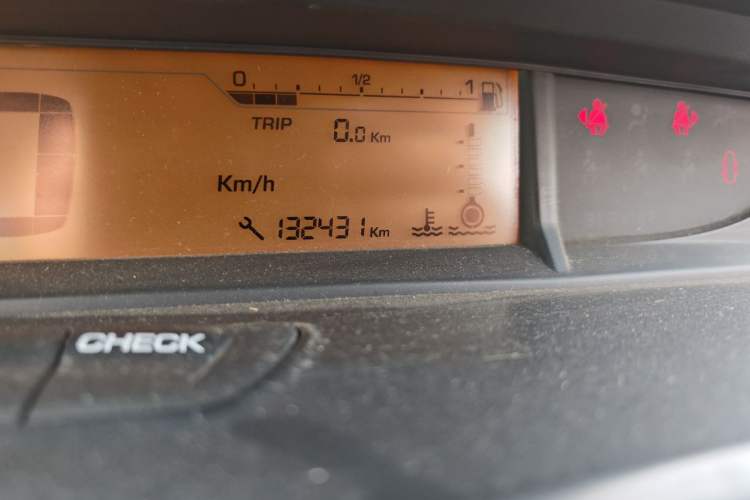 Used Citroen C-Quatre 2013 Hatchback 1.6L Automatic LeShang Model Odometer Close Up