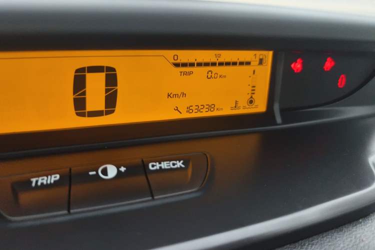 Used Citroen C-Quatre 2013 Hatchback 1.6L Automatic LeShang Model Odometer Close Up