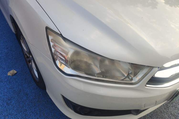 Used Citroen C-Quatre 2013 1.6L Manual Prestige CNG Model Right Front Headlight