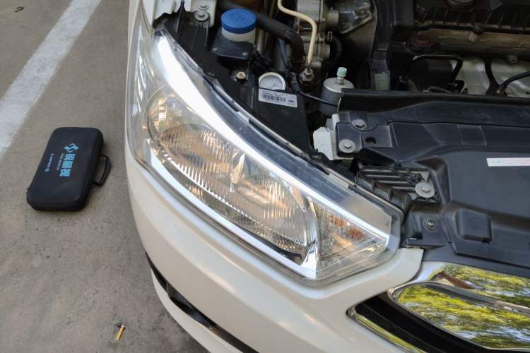 Used Citroen C-Quatre 2013 1.6L Manual Prestige CNG Model Right Front Headlight
