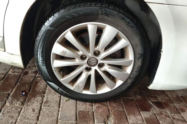 Used Citroen C-Quatre 2013 Sedan 1.6L Manual - Prestige Model Right Front Wheel Hub