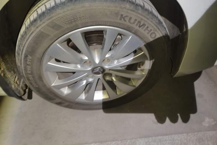Used Citroen C-Quatre 2013 Sedan 1.6L Manual - Prestige Model Right Front Wheel Hub