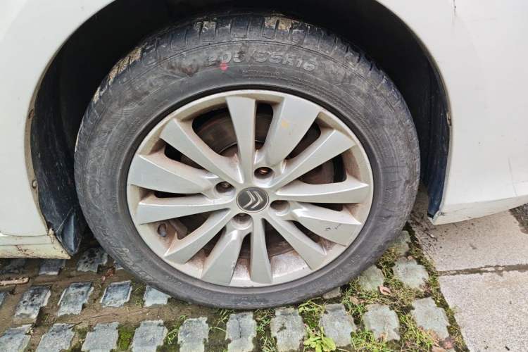 Used Citroen C-Quatre 2013 Sedan 1.6L Manual - Prestige Model Right Front Wheel Hub