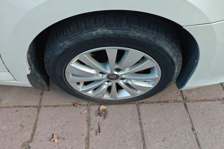 Used Citroen C-Quatre 2013 Hatchback 1.6L Automatic LeShang Model Right Front Wheel Hub