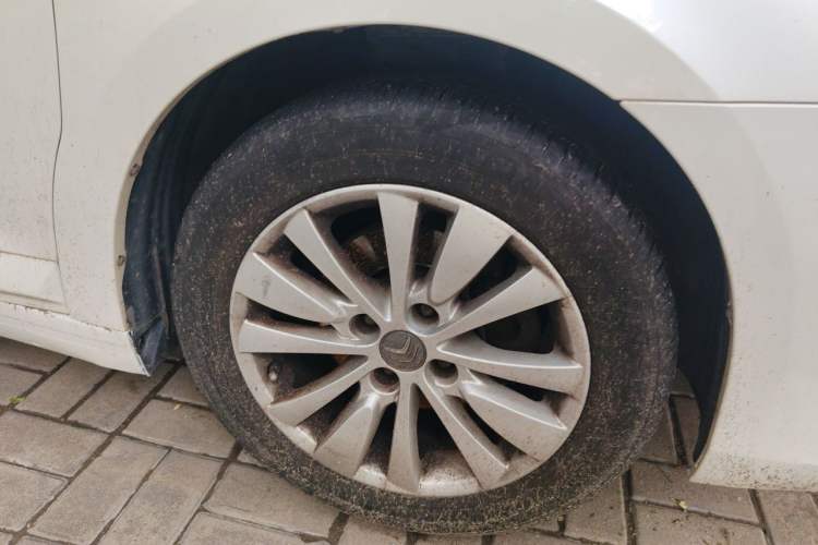 Used Citroen C-Quatre 2013 Sedan 2.0L Manual - Joyful Edition Right Front Wheel Hub