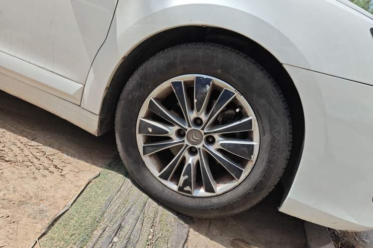 Used Citroen C-Quatre 2013 Sedan 1.6L Manual - Prestige Model Right Front Wheel Hub