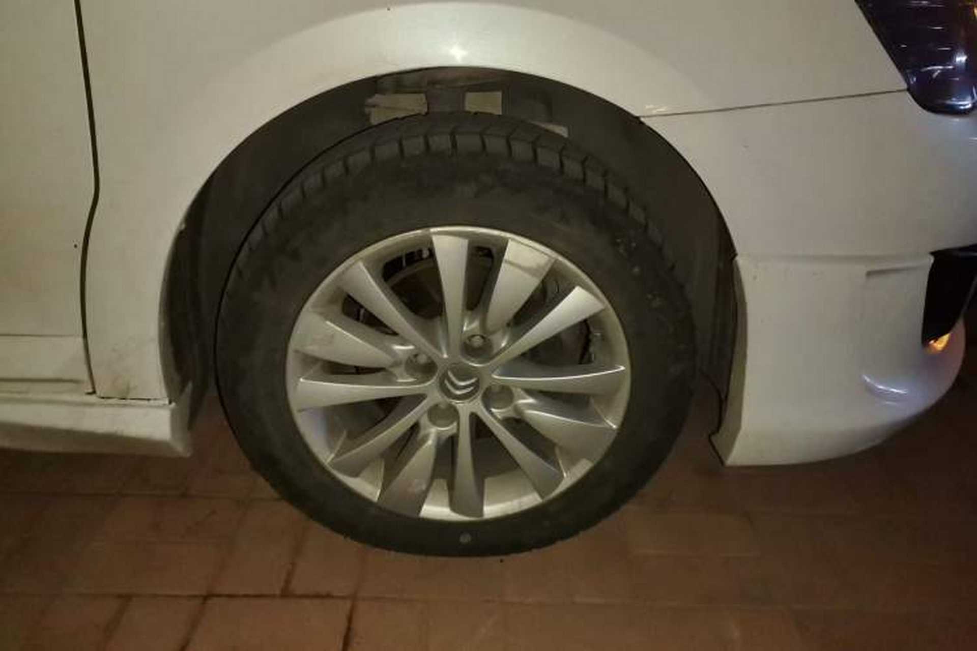 Used Citroen C-Quatre 2013 1.6L Manual Prestige CNG Model Right Front Wheel Hub