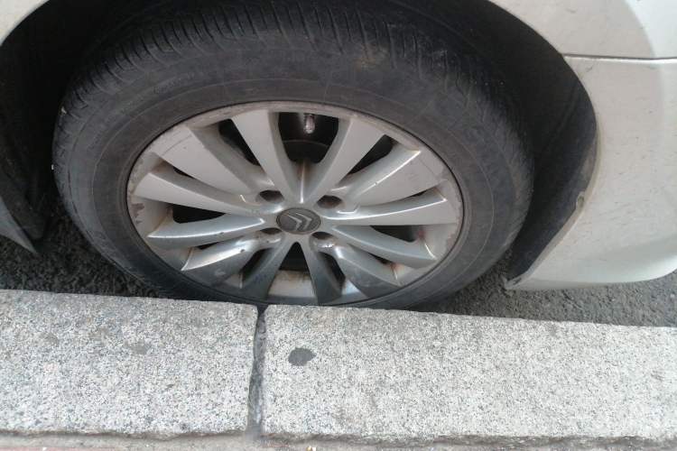 Used Citroen C-Quatre 2013 Sedan 1.6L Automatic Prestige Model Right Front Wheel Hub