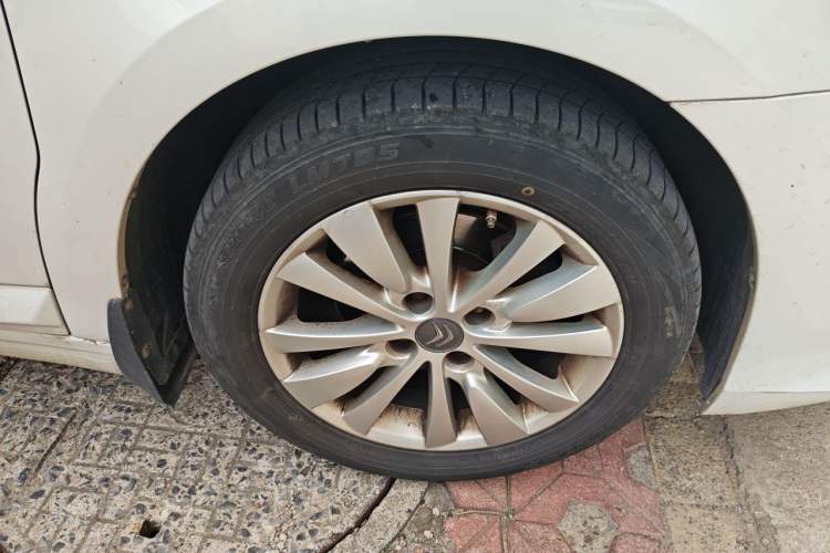 Used Citroen C-Quatre 2013 Sedan 1.6L Manual - Prestige Model Right Front Wheel Hub