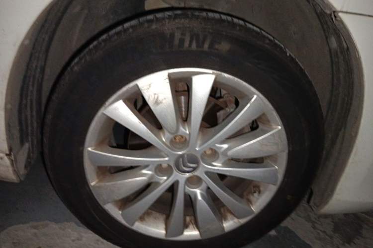 Used Citroen C-Quatre 2013 1.6L Manual Prestige CNG Model Right Front Wheel Hub